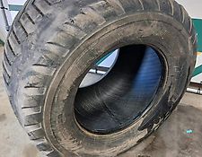 BKT 700/50-26.5 BKT FL648 14mm 1 kant glad BKT 700/50-26.5 BKT FL648 14mm 1 kant glad