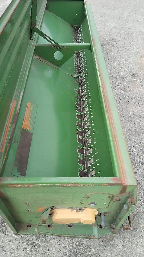 Amazone Amazone D9 Drillkasten mit Getriebe 30 Reihig Ideal für Engsaat oder für Spezialanwendungen Orginal Amazone D7 Drillkasten Spezialanfertigung mit 30 Ausläufen