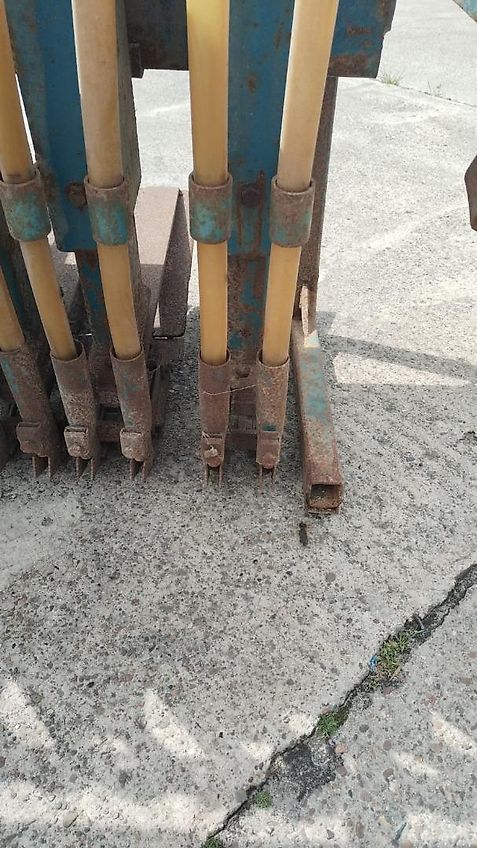 Amazone Amazone D9 Drillkasten mit Getriebe 30 Reihig Ideal für Engsaat oder für Spezialanwendungen Orginal Amazone D7 Drillkasten Spezialanfertigung mit 30 Ausläufen