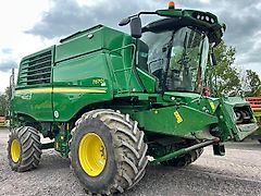 John Deere T 670 i