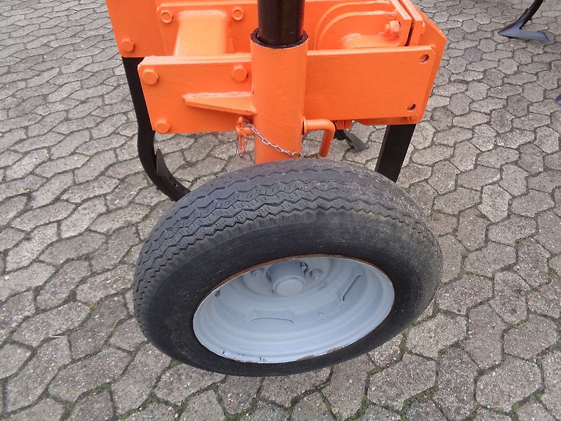 Howard Howard Kurzgrubber 3m Frontgrubber Vorbaugrubber 8 Gechraubte Stiele Luftbereifte Stützräder Neulackierung Kongskilde Grübber 6 Stiel Stützräder Zapfwellendurchtrieb Kein Amazone TL Lemken