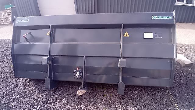 Tre emme rehandling / grain bucket