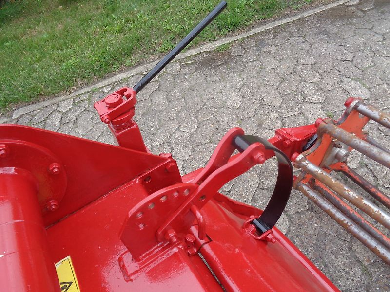 Kongskilde Howard Bodenfräse 315 cm Arbeitsbreite mit Pakerwalze & Hubgerüst Hydrolift Model HR28 305 DU mit 3 Gang Schaltgetriebe