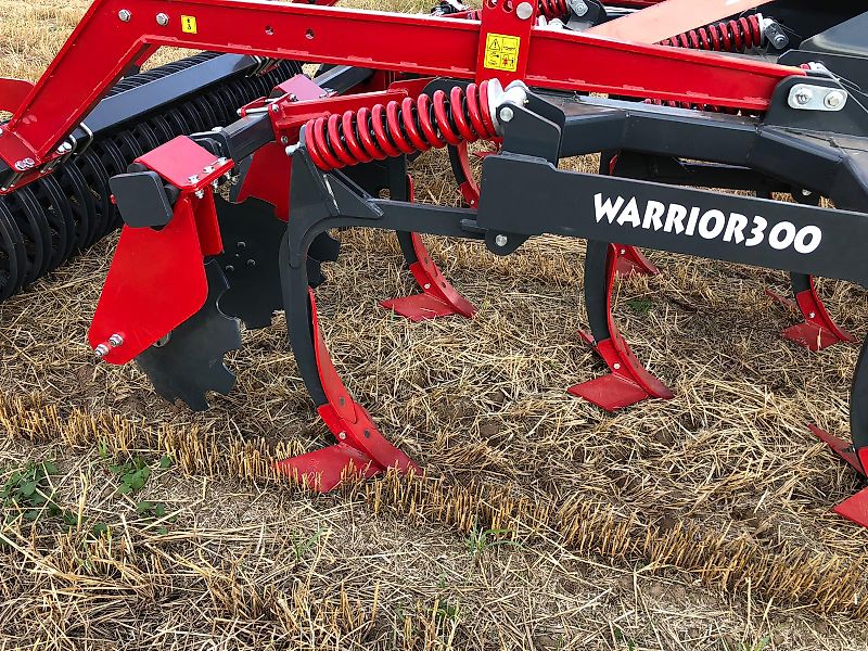 DA Landtechnik Kultywator ścierniskowy / Agregat podorywkowy Flügelschargrubber Federsicherung Grubber Universalgrubber Stoppel 3-Balken cultivator Decompacteur