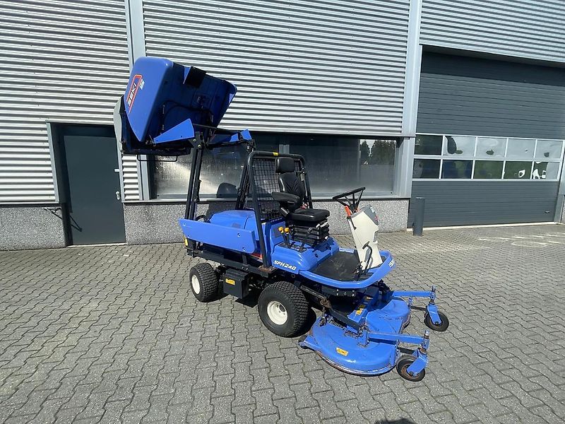 Iseki SF240F diesel frontmaaier met opvang