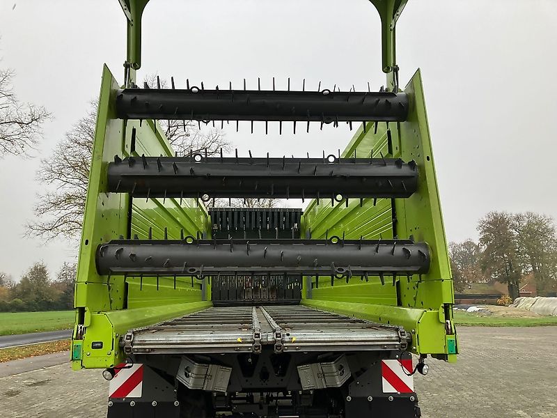 Claas Cargos 8500 Tridem