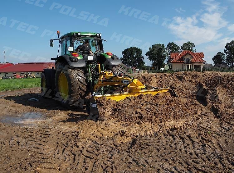 Kreatec Planierschild mit Fahrwerk 2,7m und 3m