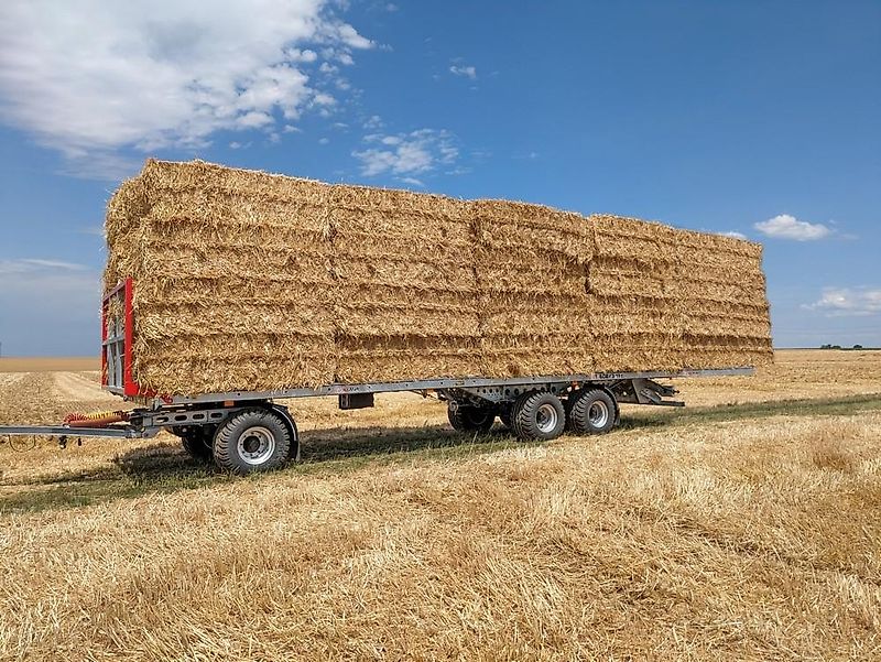 CynkoMet 19 t (T608/3 L) Ballenwagen, Strohwagen