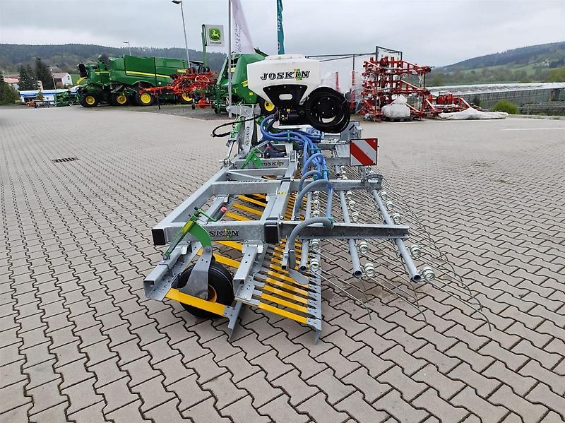 Joskin SCARIFLEX 720 R5S3 mit Sämaschine