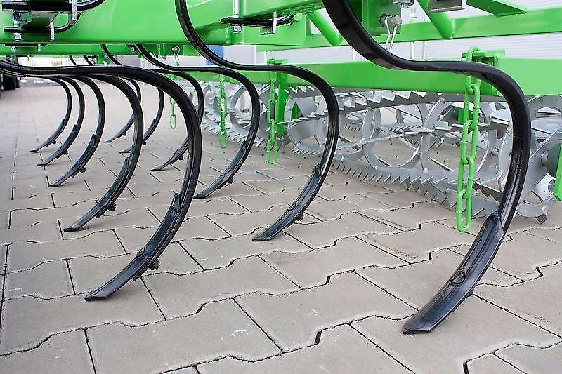 Bomet Saatbettkombination / Tilling set / Cultivateur / Aggregato di coltivazione / Культиватор / Agregat uprawowy