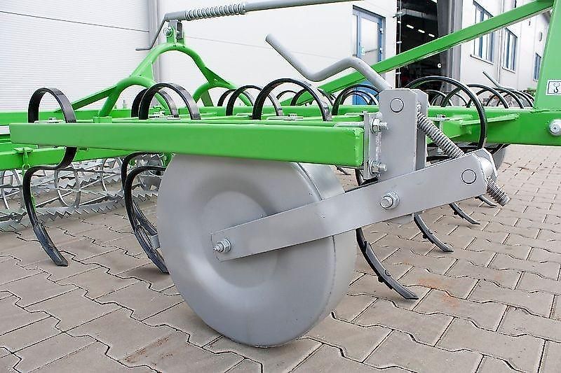 Bomet Saatbettkombination / Tilling set / Cultivateur / Aggregato di coltivazione / Культиватор / Agregat uprawowy