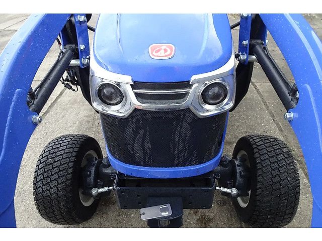 Iseki met voorlader .TXGS24