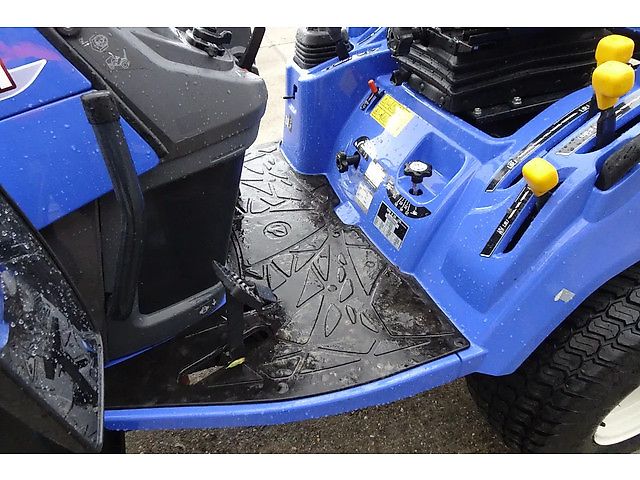 Iseki met voorlader .TXGS24