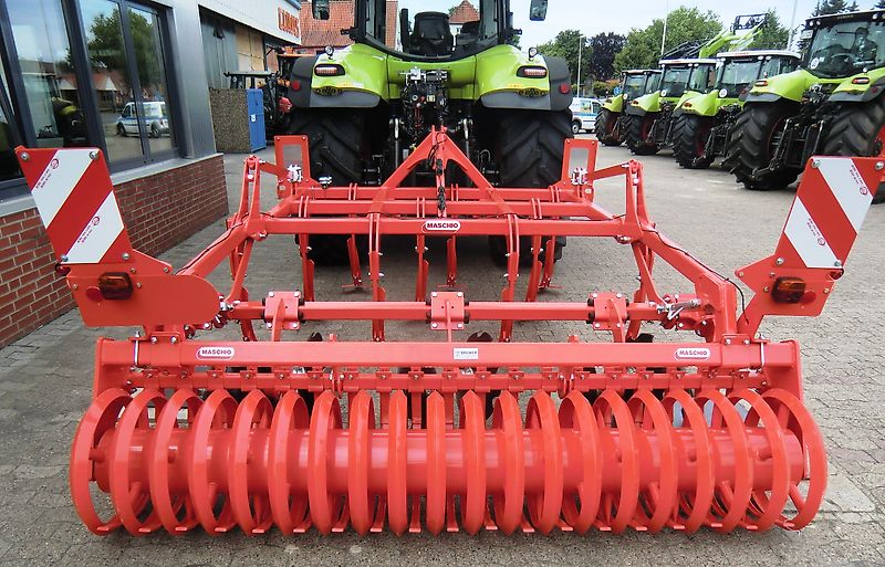 Maschio TERREMOTO 3-300 mit Dachringwalze