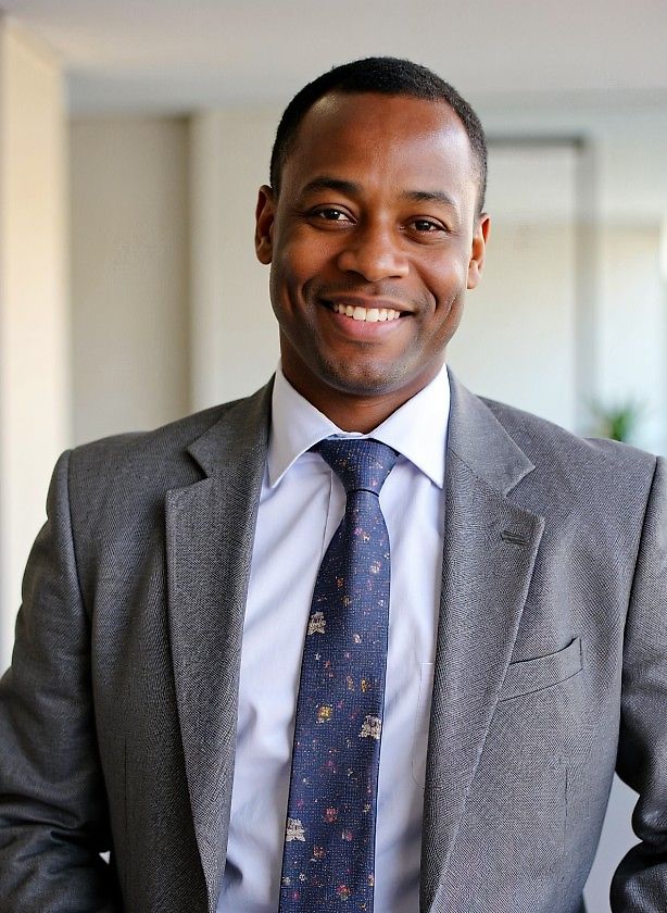 Contacto Sr. Victor Riwa