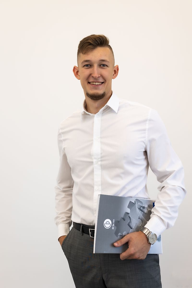 Contacto Sr. Adam Rogalski